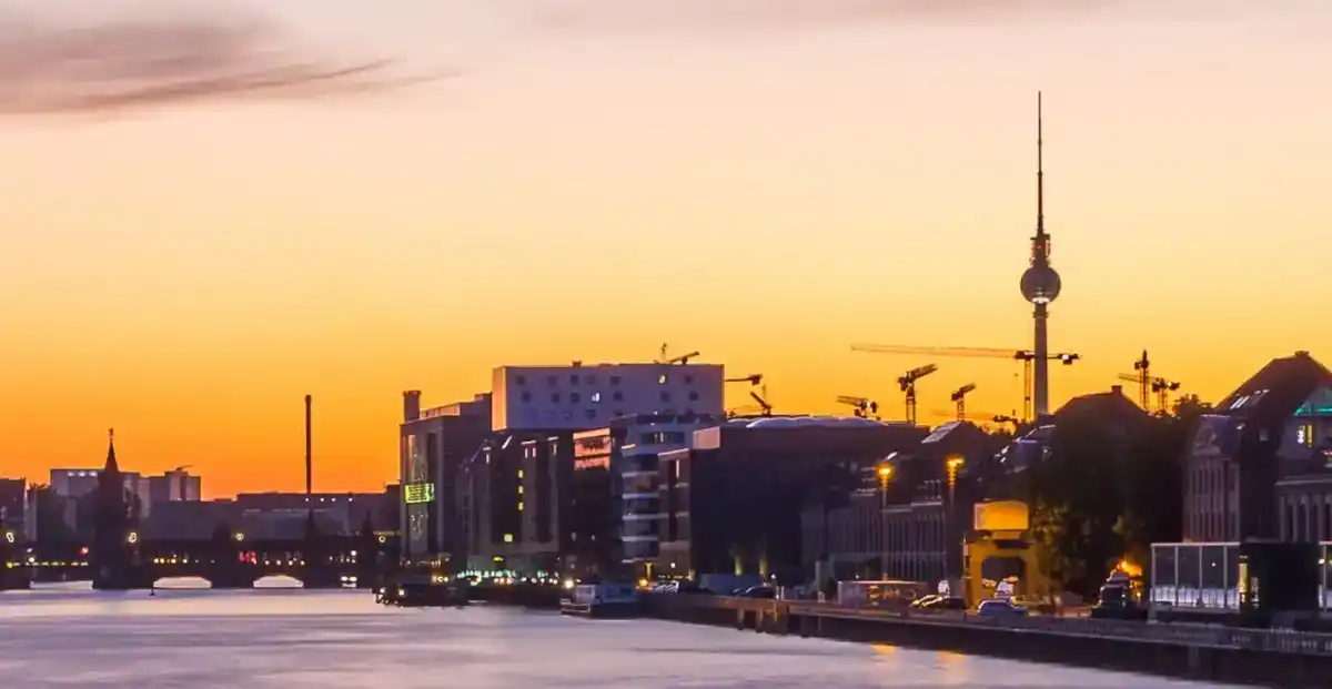 Spree bei Treptow im Abendlicht